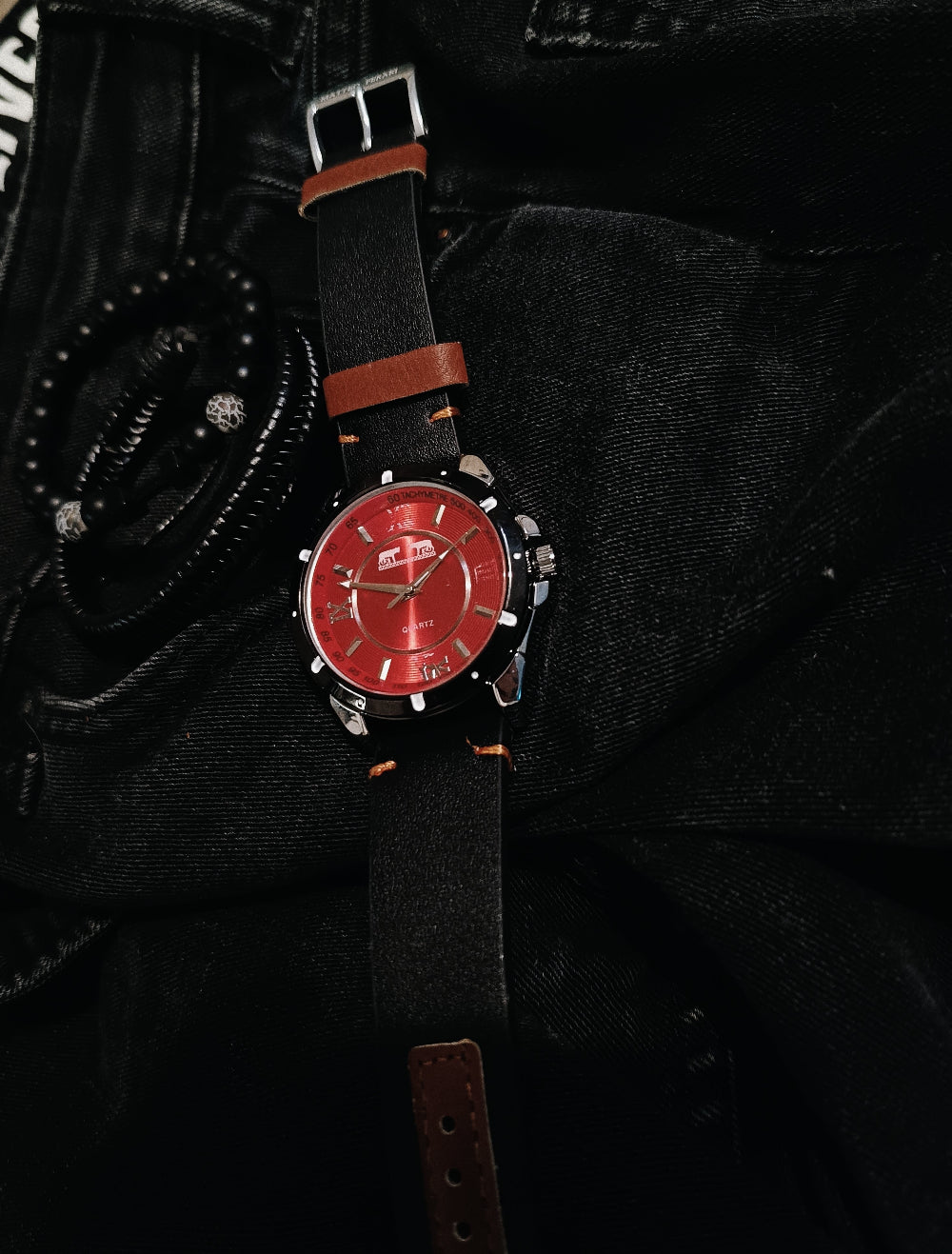 Phantom Red - 2x brățară cadou